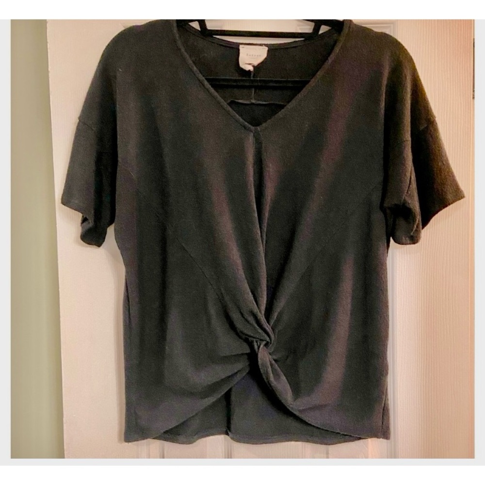 Black short sleeve top with front twist. Size large. Preowned. EUC - Picture 5 of 5